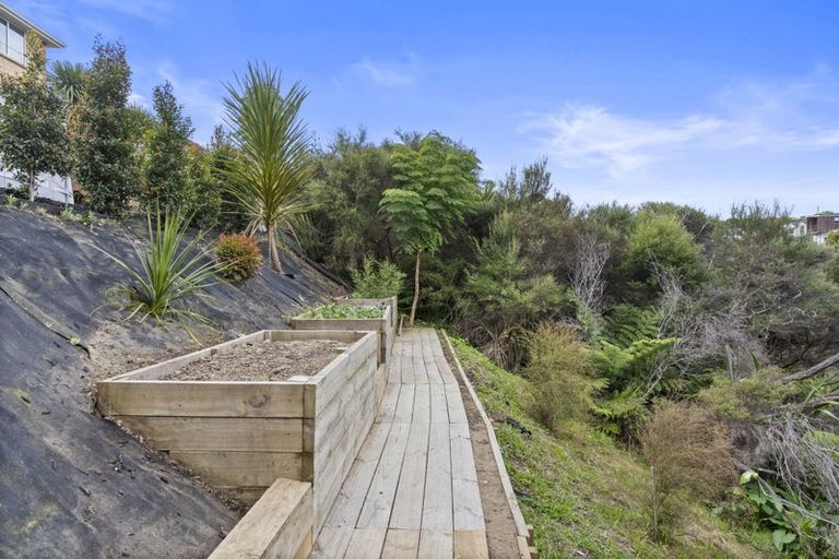 Photo of property in 112 Grand Drive, Orewa, 0931