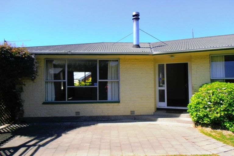 Photo of property in 6 Bidwell Place, Hillmorton, Christchurch, 8025