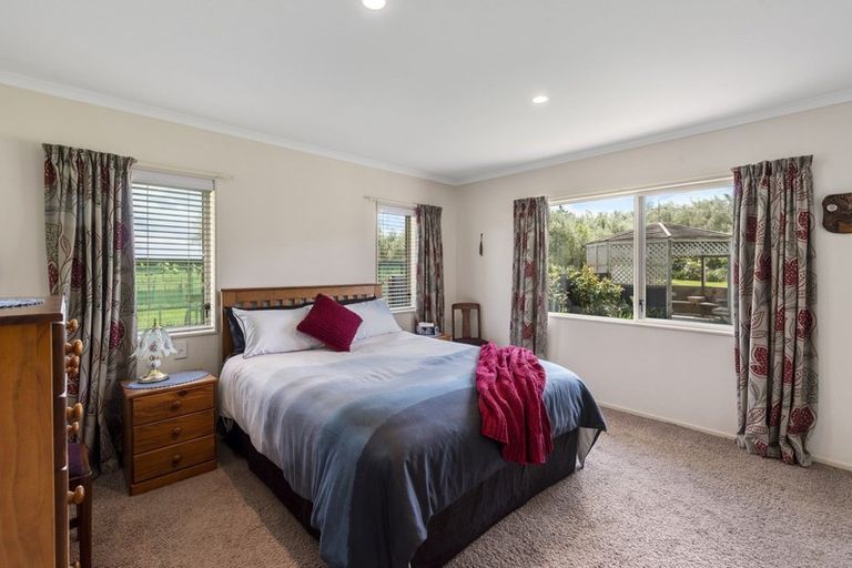 Photo of property in 43 Koputaroa Road, Levin, 5575