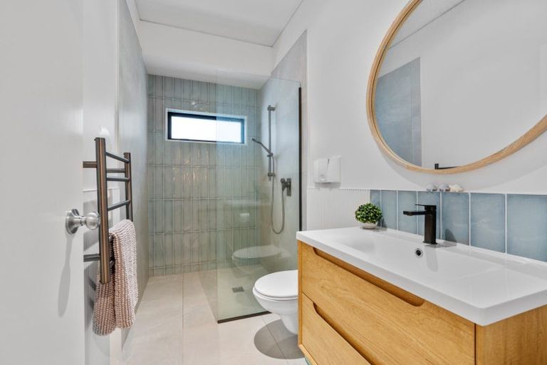 Photo of property in 28 Seaview Road, Otumoetai, Tauranga, 3110