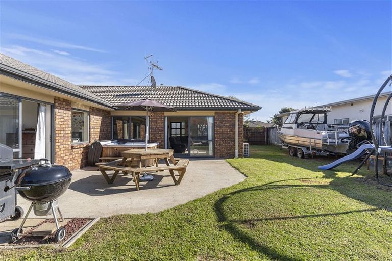 Photo of property in 11 Sarah Place, Papamoa Beach, Papamoa, 3118