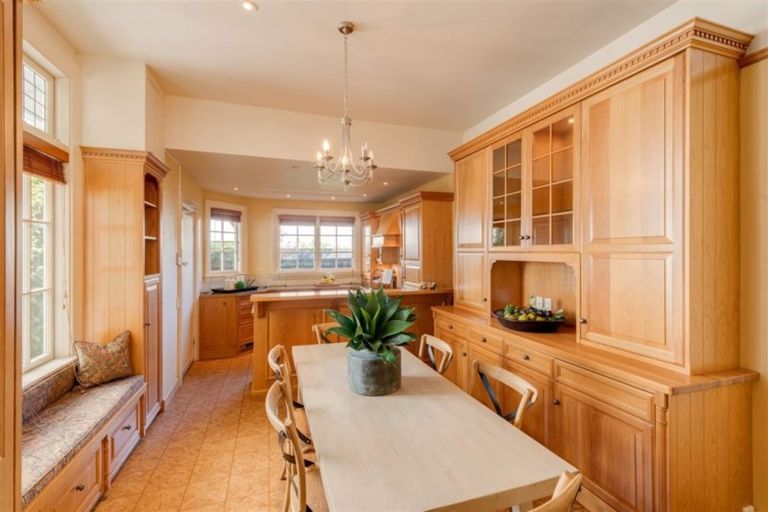 Photo of property in 27 Leinster Road, Merivale, Christchurch, 8014