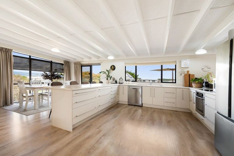 Photo of property in 8 Roore Street, Foxton Beach, Foxton, 4815