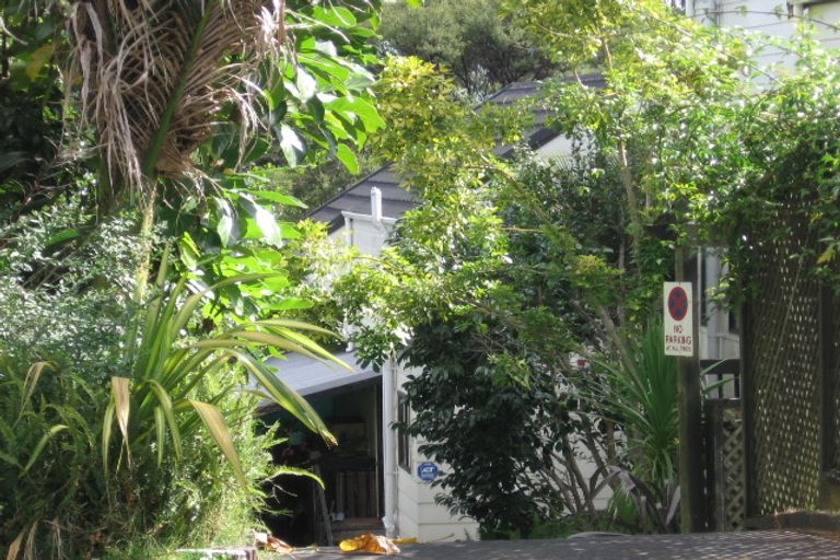 Photo of property in 2/29 Drome View Place, Beach Haven, Auckland, 0626