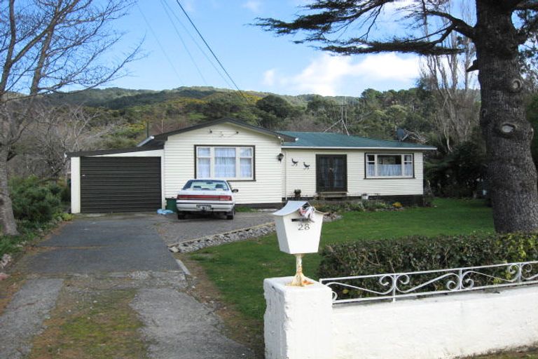 Photo of property in 28 Wood Street, Wainuiomata, Lower Hutt, 5014