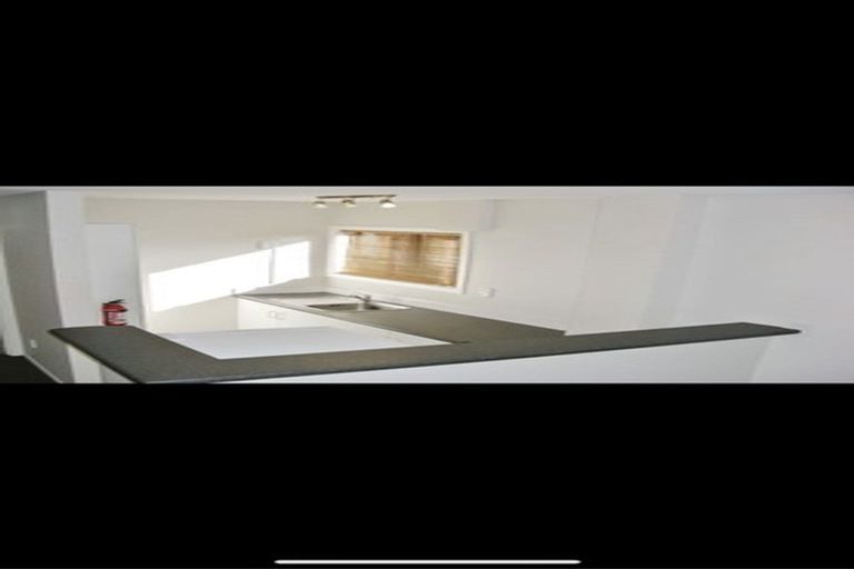 Photo of property in 1/9-11 Masterton Road, Rothesay Bay, Auckland, 0630