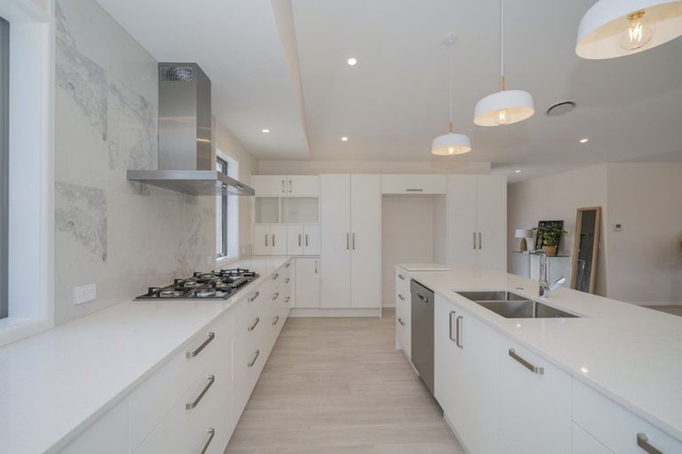 Photo of property in 22 Awatea Drive, Whitianga, 3510