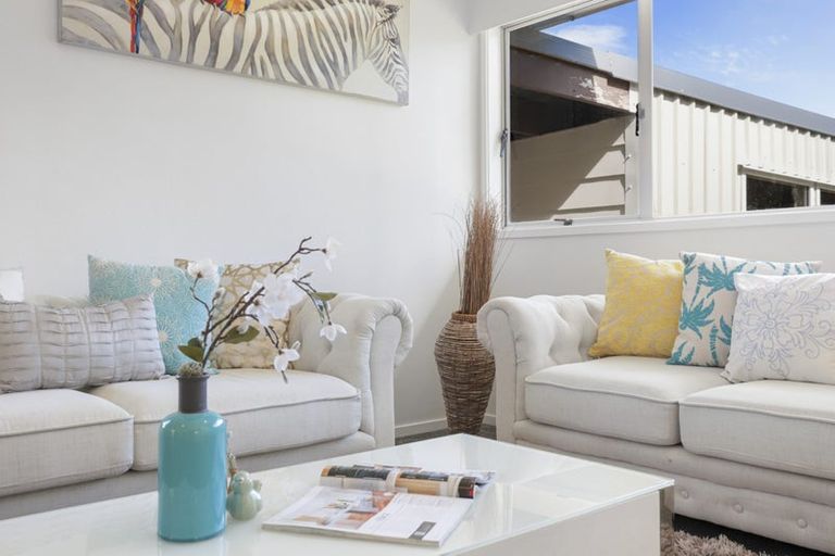 Photo of property in 3/11a Bayside Avenue, Te Atatu Peninsula, Auckland, 0610