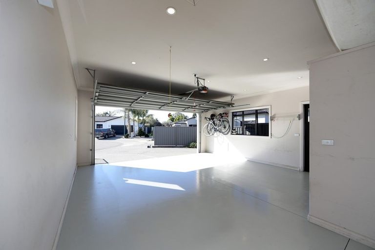 Photo of property in Heynes Place, 28 Heynes Place, Clive, 4102