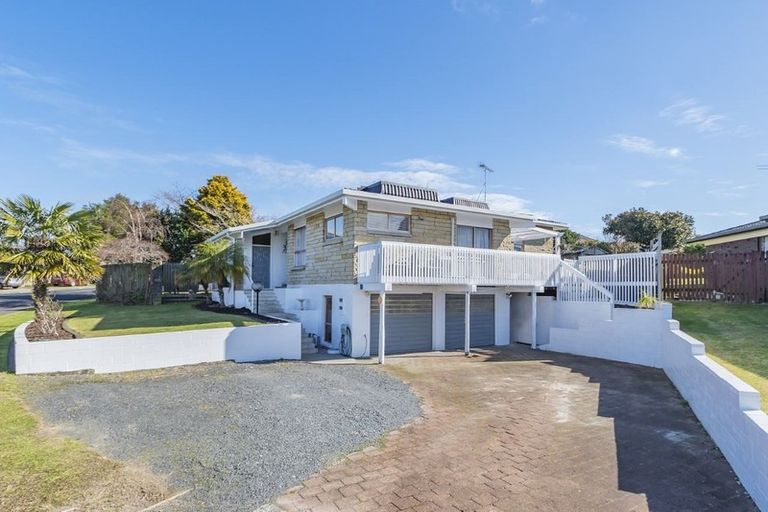 Photo of property in 71 Ray Small Drive, Pahurehure, Papakura, 2113