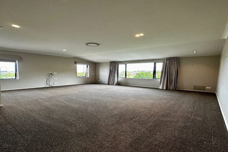 Photo of property in 100a Cyril French Drive, Flat Bush, Auckland, 2016