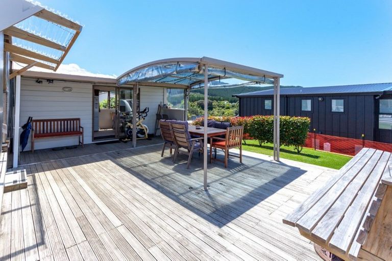 Photo of property in 105 Titiro Place, Onemana, Whangamata, 3691