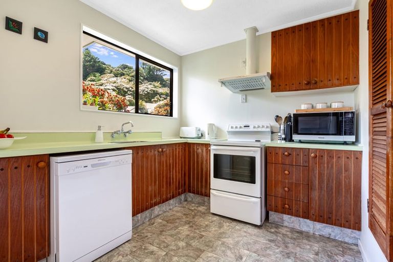 Photo of property in 49 Omapere Street, Whitby, Porirua, 5024