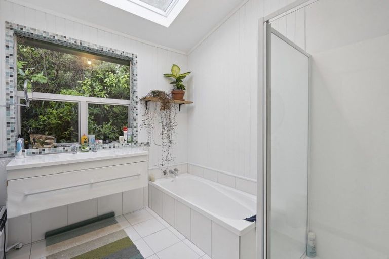 Photo of property in 29a Acheron Road, Paremata, Porirua, 5026