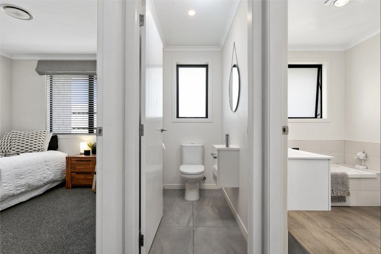 Photo of property in 57 Benmore Crescent, Pyes Pa, Tauranga, 3112