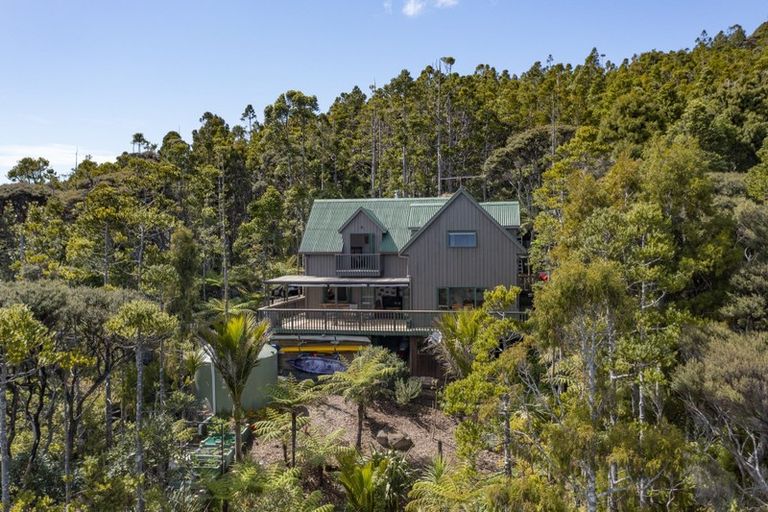 Photo of property in 121 Lone Kauri Road, Karekare, New Lynn, 0772