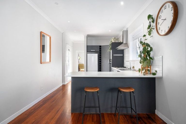 Photo of property in 544 Broadway, Strathmore Park, Wellington, 6022