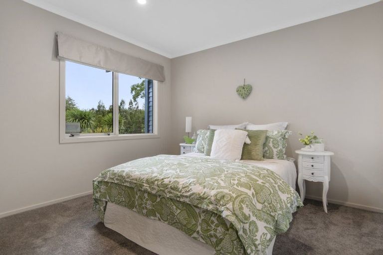 Photo of property in 19 Bridgewater Way, Pyes Pa, Tauranga, 3112