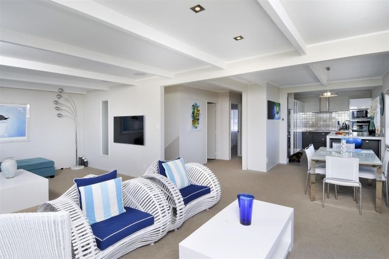 Photo of property in 1/91 Aberdeen Road, Castor Bay, Auckland, 0620