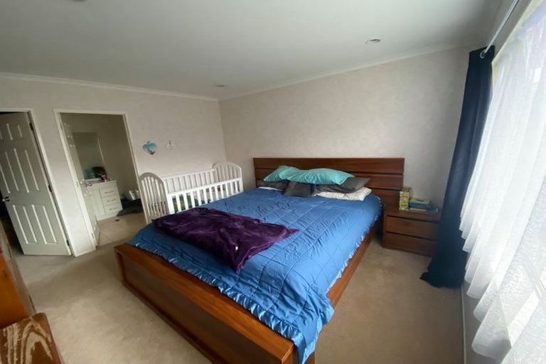 Photo of property in 3 Maghera Drive, East Tamaki Heights, Auckland, 2016