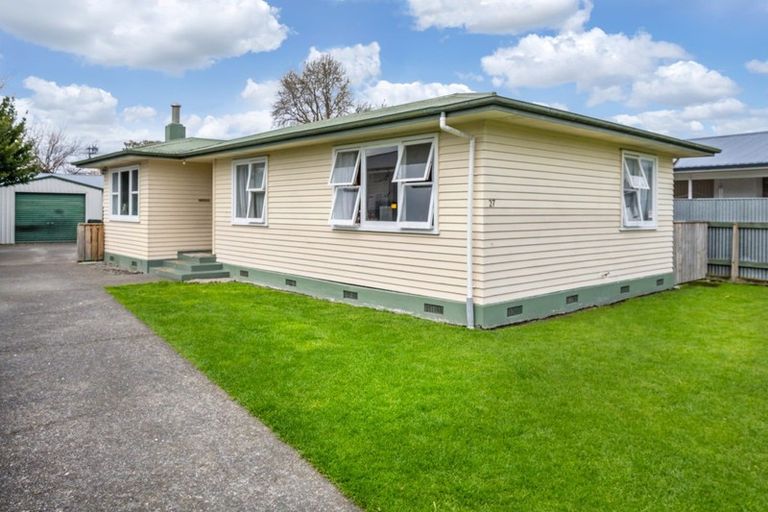 Photo of property in 27 Upham Street, Havelock North, 4130