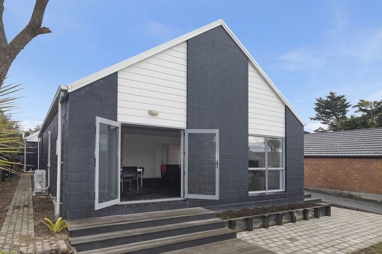 Photo of property in 17 Aston Drive, Waimairi Beach, Christchurch, 8083