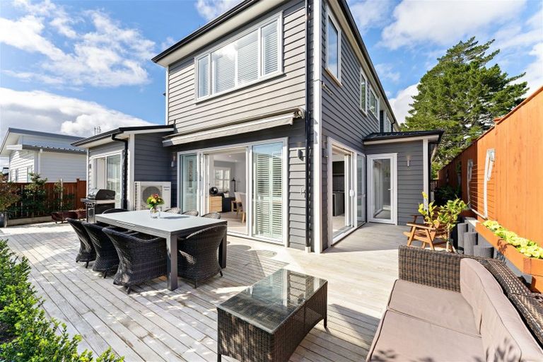 Photo of property in 37 Nobilo Road, Kumeu, 0810