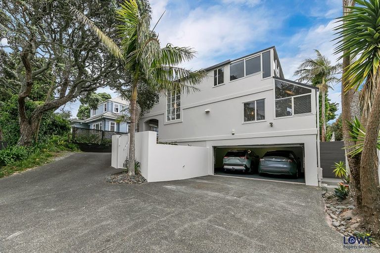 Photo of property in 1/2 Hauraki Road, Hauraki, Auckland, 0622