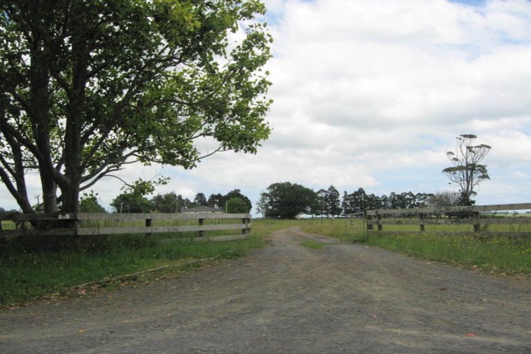 Photo of property in 81 Charles Road, Karaka, Papakura, 2580