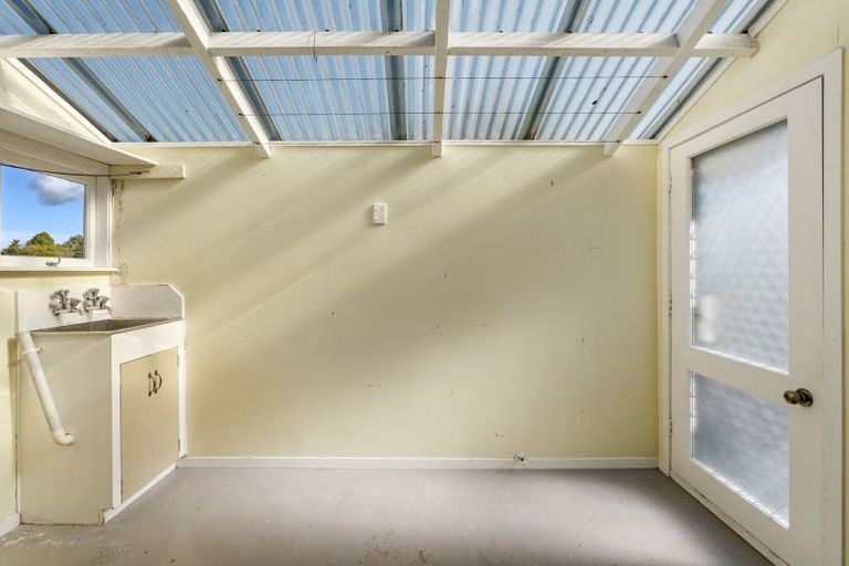 Photo of property in 10 Memorial Drive, Parahaki, Whangarei, 0112