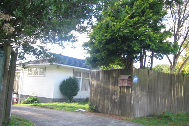 Photo of property in 2 Bishops Glen, Tawa, Wellington, 5028
