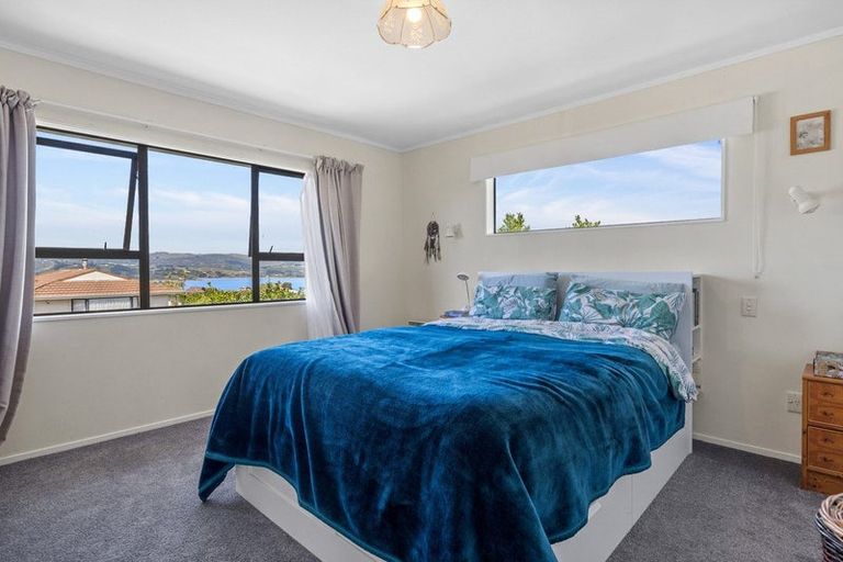 Photo of property in 3 Tregony Place, Camborne, Porirua, 5026