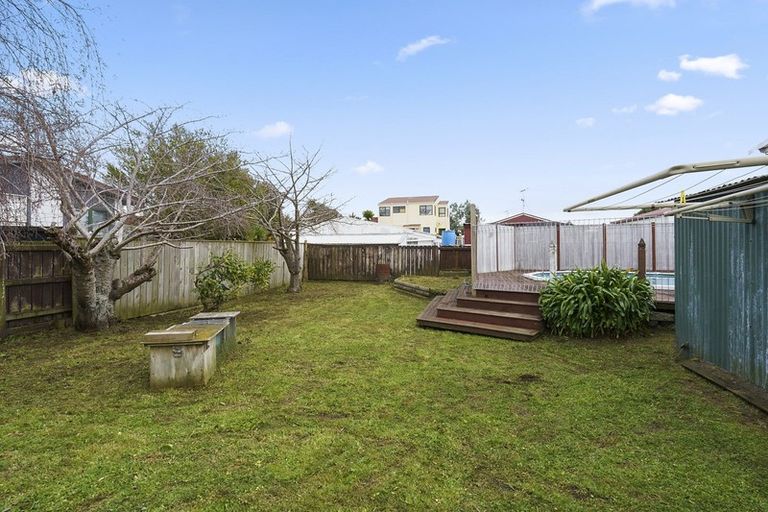 Photo of property in 14 Walton Road, Paraparaumu Beach, Paraparaumu, 5032