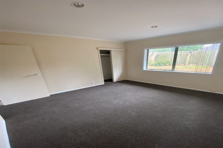 Photo of property in 2/5 Campbell Place, Papakura, 2110