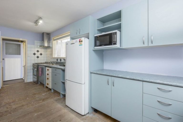 Photo of property in 16 Richard Grove, Stokes Valley, Lower Hutt, 5019