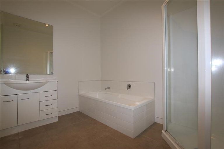 Photo of property in 6 Mulvaney Crescent, Henderson, Auckland, 0612