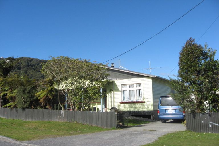 Photo of property in 19 Newcastle Street, Cobden, Greymouth, 7802