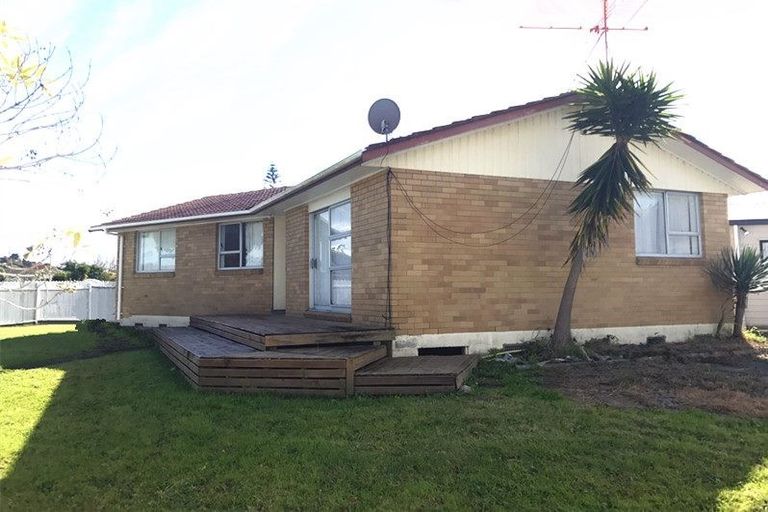 Photo of property in 2 Cranberry Place, Bucklands Beach, Auckland, 2012