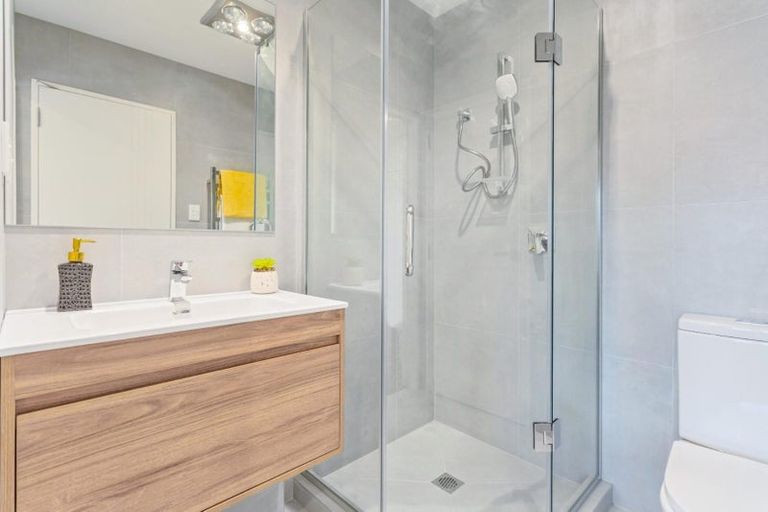 Photo of property in 5/28 Lavelle Road, Henderson, Auckland, 0612