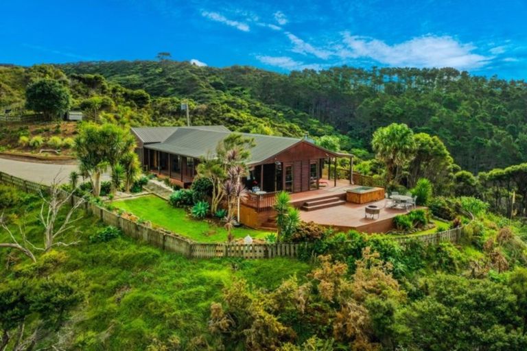 Photo of property in 109 Constable Road, Muriwai, Waimauku, 0881