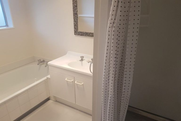 Photo of property in 2/7a Glen Place, Parklands, Christchurch, 8083