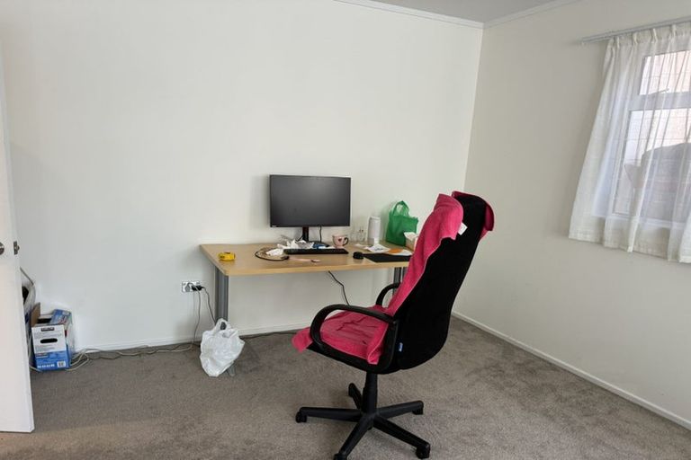 Photo of property in 1/14 Chequers Avenue, Glenfield, Auckland, 0629