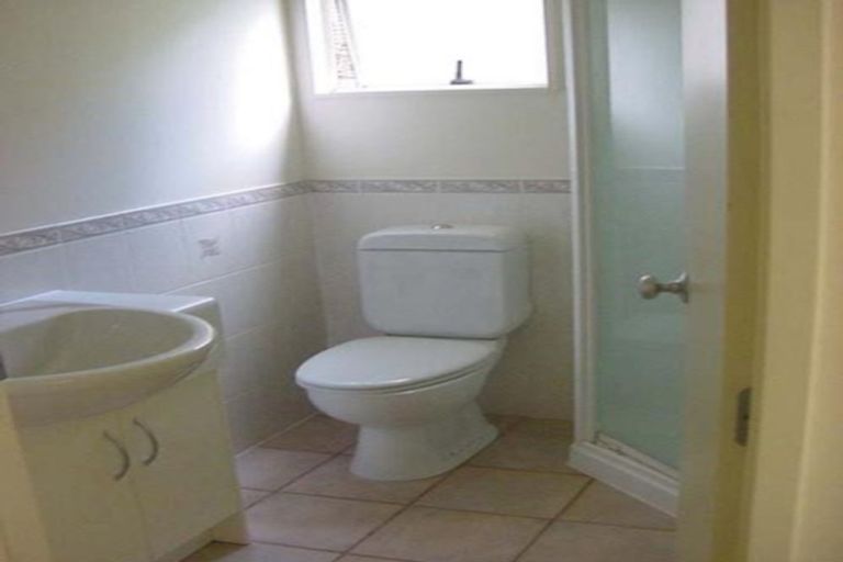 Photo of property in 1/57 Gladstone Road, Northcote, Auckland, 0627