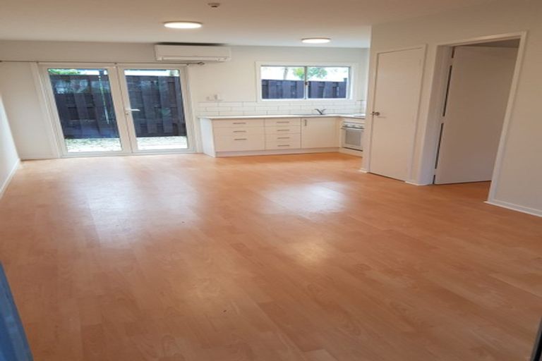 Photo of property in 1/72l Kitchener Road, Milford, Auckland, 0620