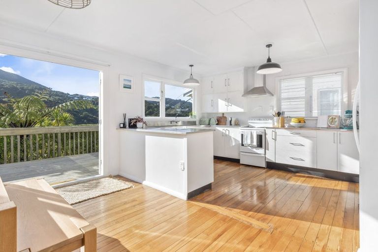 Photo of property in 25 Spencer Street, Crofton Downs, Wellington, 6035