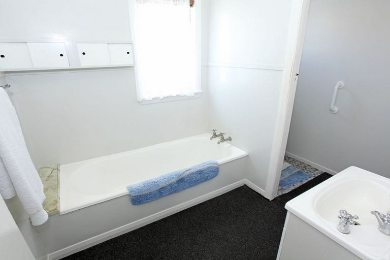 Photo of property in 186 Great South Road, Huntly, 3700