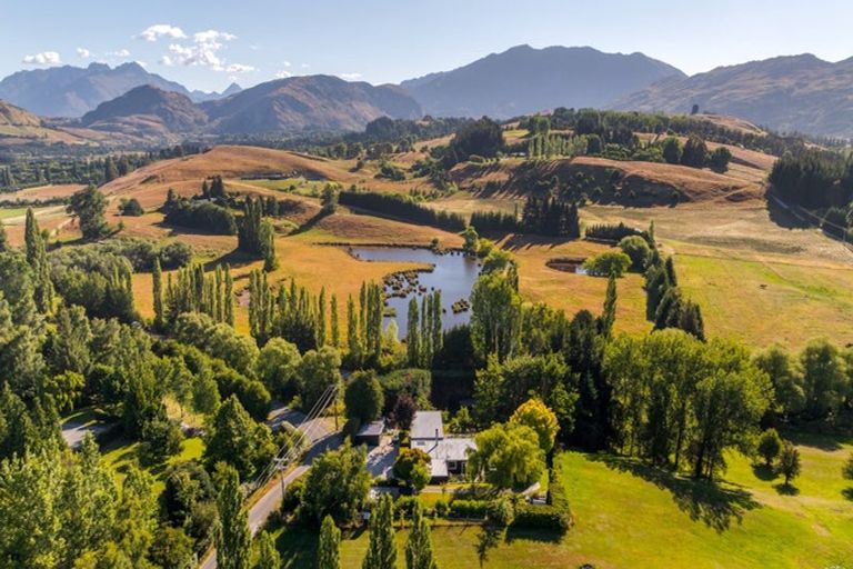 Photo of property in 17 Mooney Road, Speargrass Flat, Queenstown, 9371