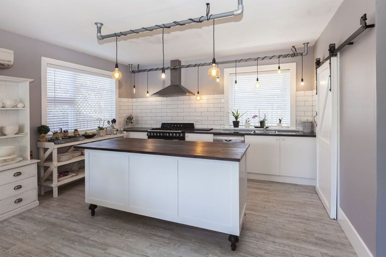 Photo of property in 1/96 Jeffreys Road, Fendalton, Christchurch, 8052