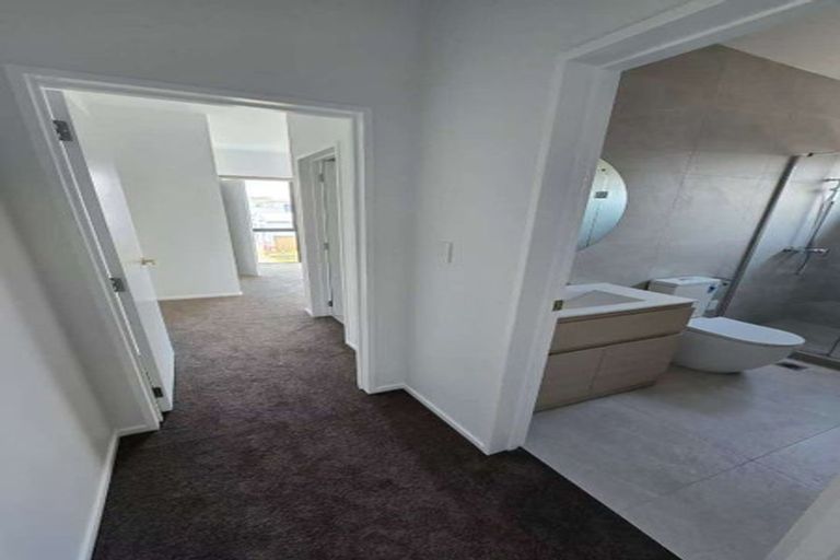 Photo of property in 33a Burberry Road, Karaka, Papakura, 2578