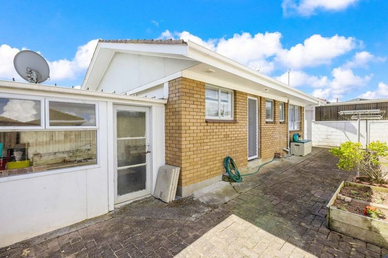 Photo of property in 2/46 Takanini Road, Takanini, 2112